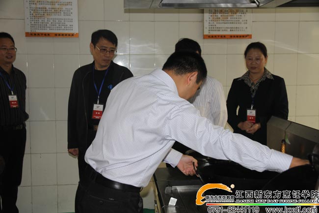<a href=http://www.8881133.com target=_blank class=infotextkey>江西新東方烹飪學(xué)校</a>設(shè)備
