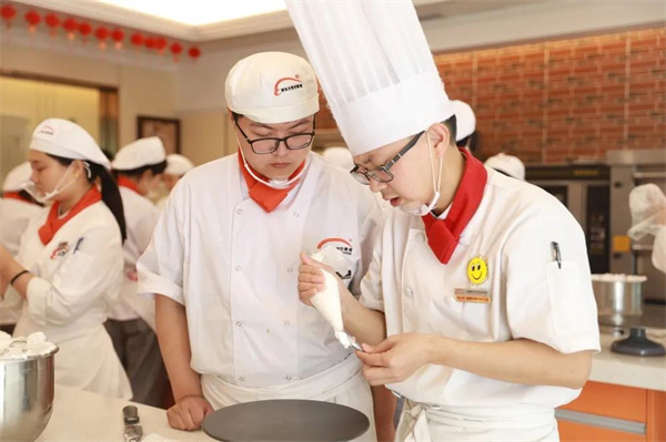 <a href=http://www.8881133.com target=_blank class=infotextkey>江西新東方烹飪學(xué)校</a>.jpg