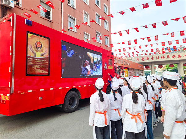 <a href=http://www.8881133.com target=_blank class=infotextkey>江西新東方烹飪學校</a>.jpg