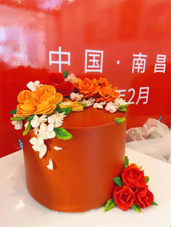 <a href=http://www.8881133.com target=_blank class=infotextkey>江西新東方烹飪學(xué)校</a>西點新專業(yè)發(fā)布會.jpg