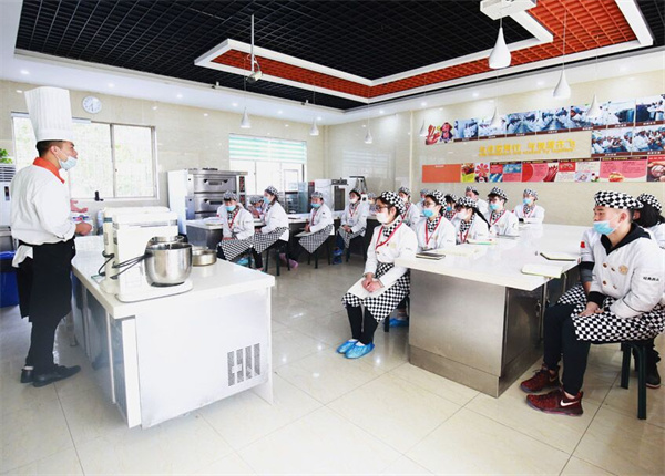 <a href=http://www.8881133.com target=_blank class=infotextkey>江西新東方烹飪學(xué)校</a>.jpg