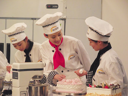 <a href=http://www.8881133.com target=_blank class=infotextkey>江西新東方烹飪學(xué)校</a>.jpg