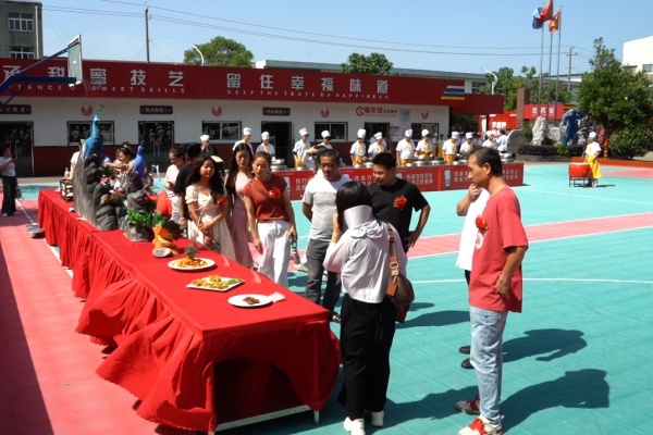 <a href=http://www.8881133.com target=_blank class=infotextkey>江西新東方烹飪學(xué)校</a>.jpg