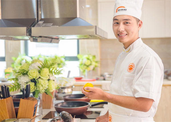 <a href=http://www.8881133.com target=_blank class=infotextkey>江西新東方烹飪學(xué)校</a>