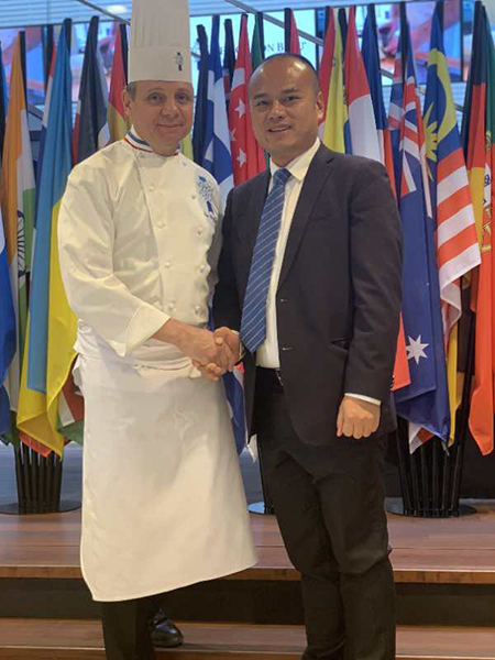 曹校長(zhǎng)赴美國(guó)考察