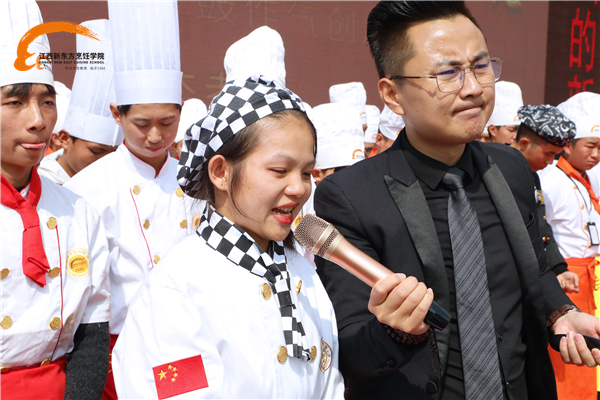 <a href=http://www.8881133.com target=_blank class=infotextkey>江西新東方烹飪學(xué)院</a>感恩教育分享報告會.jpg