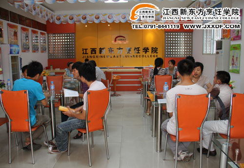 <a href=http://www.8881133.com target=_blank class=infotextkey>江西新東方烹飪學(xué)院</a>報名火爆進(jìn)行中