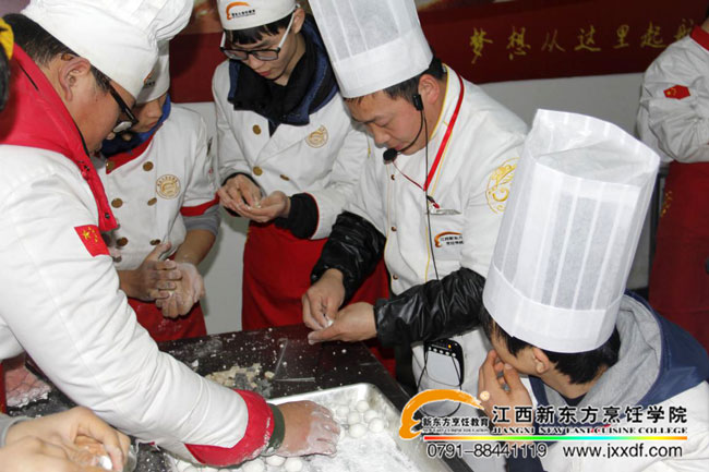 ��ԺС�{(l��n)У�^(q��)����ͬ�c�g�gϲϲ�[Ԫ��