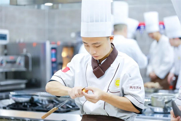 <a href=http://www.8881133.com target=_blank class=infotextkey>江西新東方烹飪學(xué)院</a>.jpg