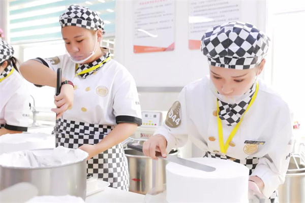 <a href=http://www.8881133.com target=_blank class=infotextkey>�����|����WУ</a>.jpg