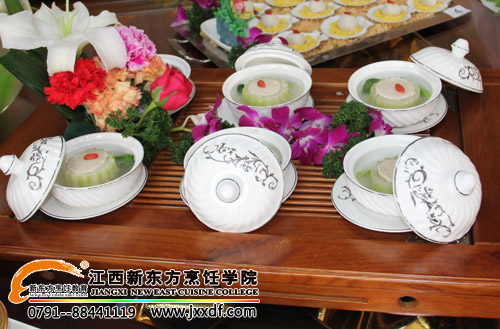 <a href=http://www.8881133.com target=_blank class=infotextkey>江西新東方烹飪學(xué)院</a>學(xué)生獲獎作品5~.jpg