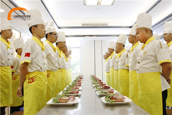 <a href=http://www.8881133.com target=_blank class=infotextkey>江西新東方烹飪學院</a>中餐專業(yè).jpg