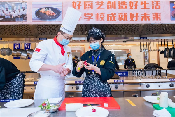 <a href=http://www.8881133.com target=_blank class=infotextkey>江西新東方烹飪學(xué)校</a>.jpg