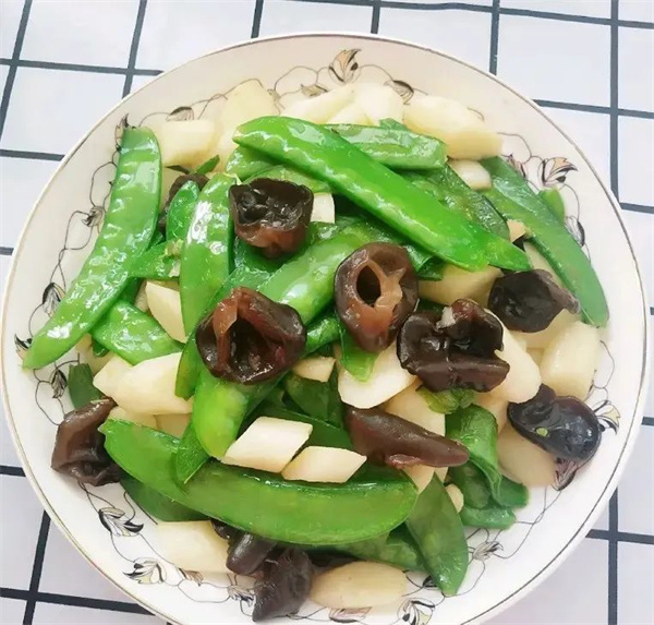 <a href=http://www.8881133.com target=_blank class=infotextkey>江西新東方烹飪學校</a>.jpg