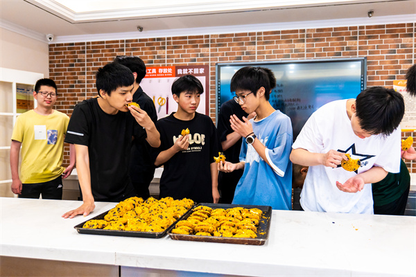 <a href=http://www.8881133.com target=_blank class=infotextkey>江西新東方烹飪學(xué)校</a>.jpg