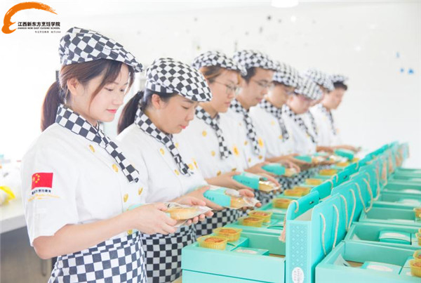 <a href=http://www.8881133.com target=_blank class=infotextkey>江西新東方烹飪學院</a>.jpg