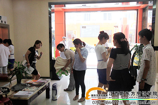 <a href=http://www.8881133.com target=_blank class=infotextkey>江西新東方烹飪學校</a>.jpg