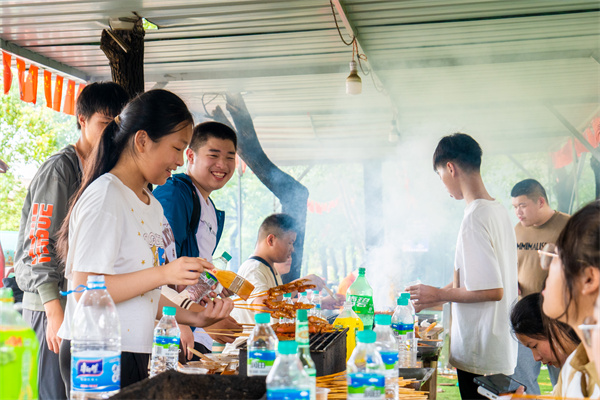 <a href=http://www.8881133.com target=_blank class=infotextkey>江西新東方烹飪學(xué)校</a>.jpg