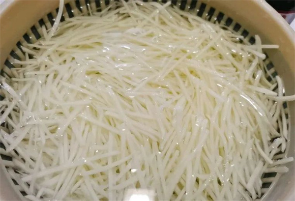 <a href=http://www.8881133.com target=_blank class=infotextkey>江西新東方烹飪學(xué)校</a>.jpg