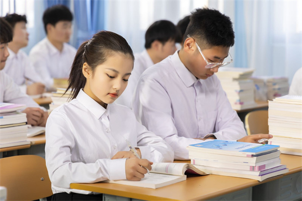 <a href=http://www.8881133.com target=_blank class=infotextkey>江西新東方烹飪學(xué)校</a>.jpg