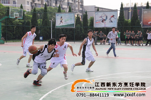 <a href=http://www.8881133.com target=_blank class=infotextkey>江西新東方烹飪學(xué)院</a>“新東方杯”精彩現(xiàn)場.jpg