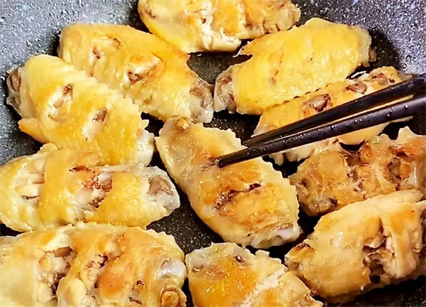 <a href=http://www.8881133.com target=_blank class=infotextkey>江西新東方烹飪學(xué)校</a>.jpg