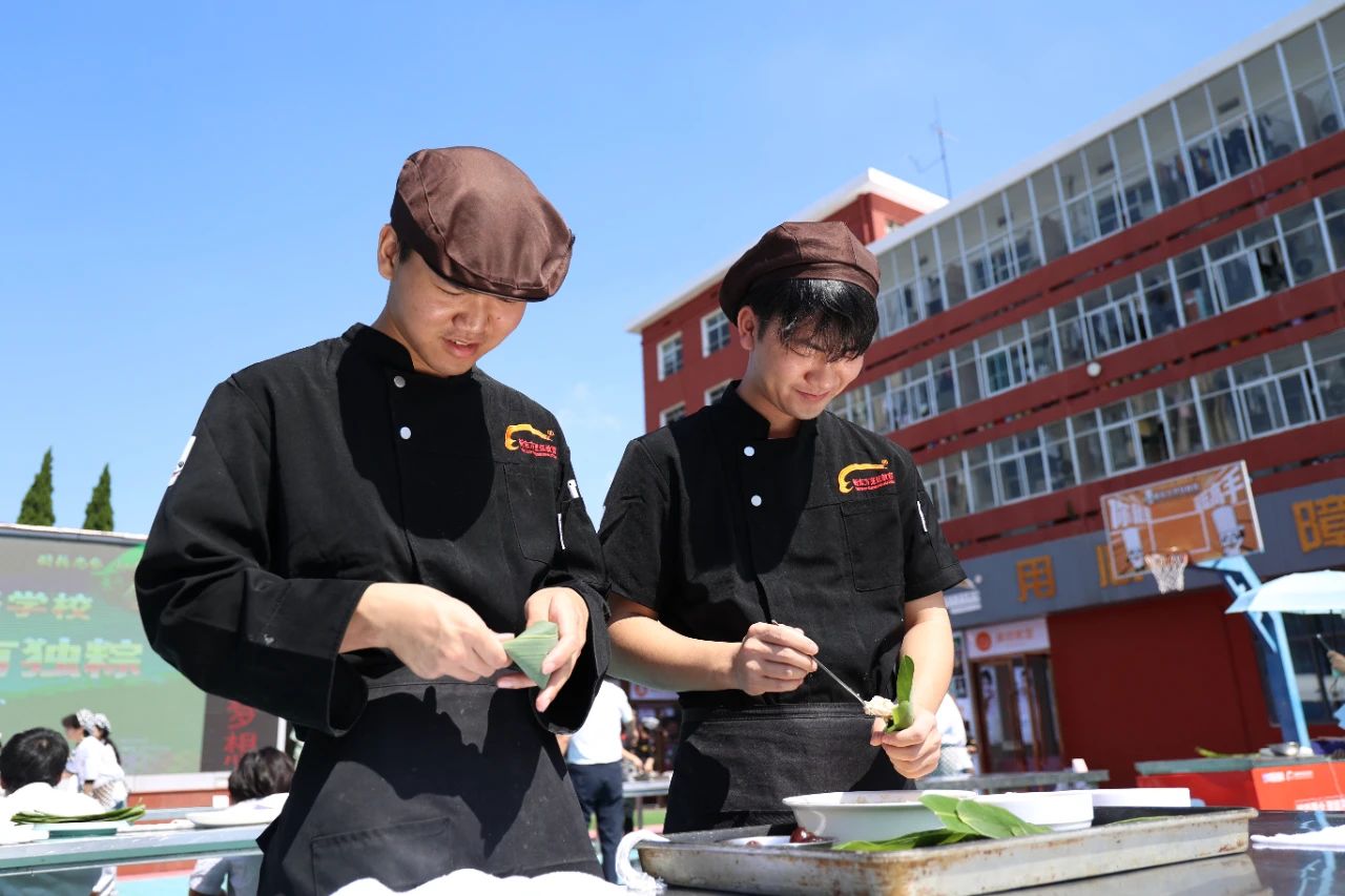 <a href=http://www.8881133.com target=_blank class=infotextkey>江西新東方烹飪學(xué)校</a>.jpg