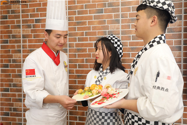 <a href=http://www.8881133.com target=_blank class=infotextkey>江西新東方烹飪學院</a>.jpg