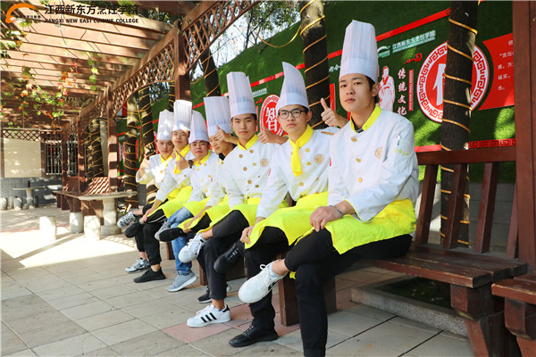 <a href=http://www.8881133.com target=_blank class=infotextkey>江西新東方烹飪學院</a>.jpg