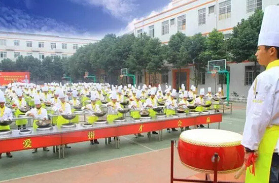 <a href=http://www.8881133.com target=_blank class=infotextkey>江西新東方烹飪學(xué)校</a>.jpg