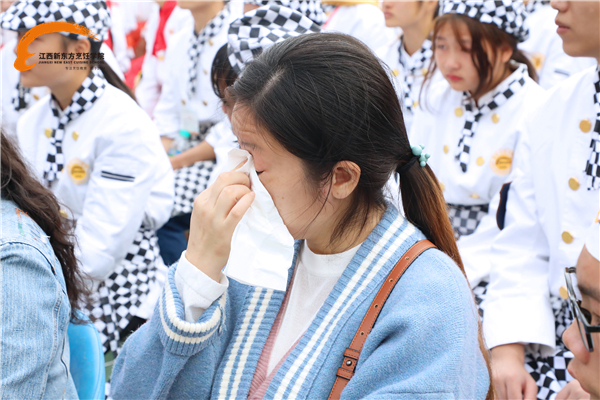 <a href=http://www.8881133.com target=_blank class=infotextkey>江西新東方烹飪學(xué)院</a>隆重舉辦感恩教育分享會.jpg