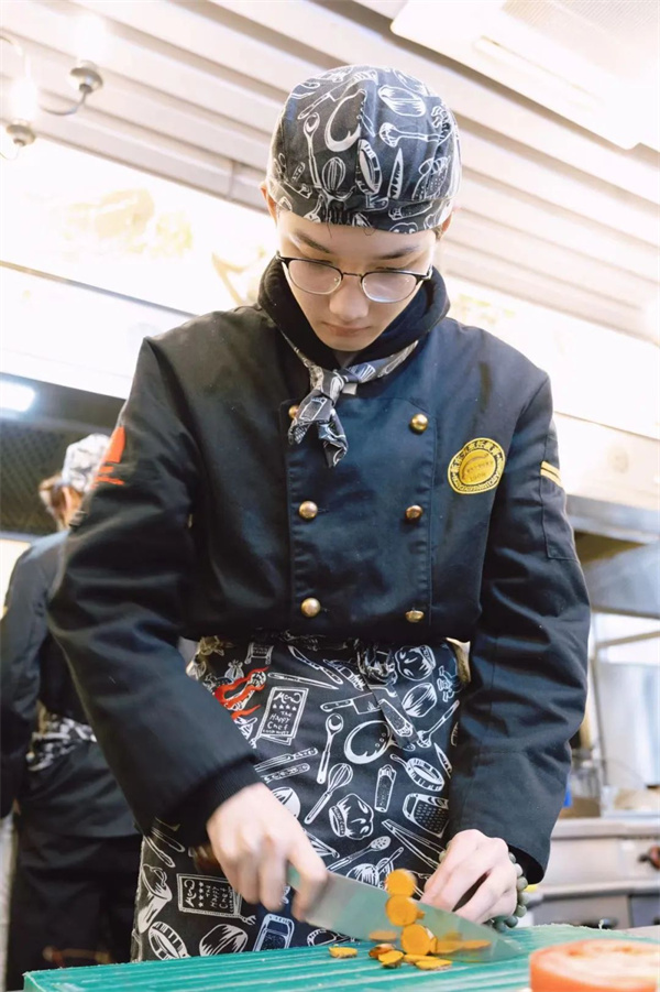 <a href=http://www.8881133.com target=_blank class=infotextkey>江西新東方烹飪學(xué)校</a>.jpg