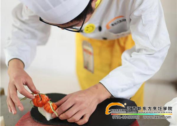 高中生學(xué)廚師