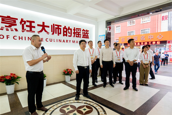 <a href=http://www.8881133.com target=_blank class=infotextkey>江西新東方烹飪學(xué)校</a>.jpg