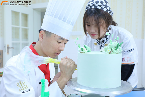 2020<a href=http://www.8881133.com target=_blank class=infotextkey>江西新東方烹飪學(xué)院</a>春季預(yù)報(bào)名.jpg