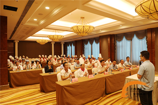 學(xué)子赴恒大酒店參觀學(xué)習(xí)