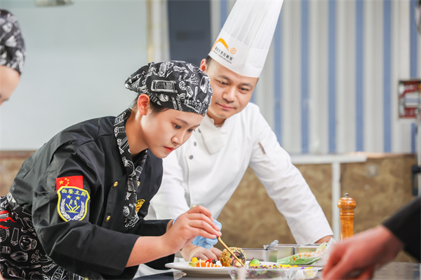 <a href=http://www.8881133.com target=_blank class=infotextkey>江西新東方烹飪學(xué)校</a>.jpg