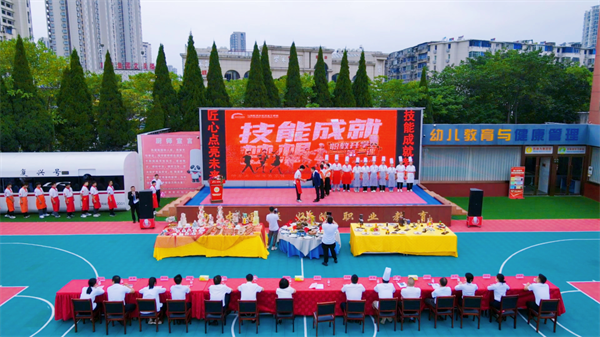 <a href=http://www.8881133.com target=_blank class=infotextkey>江西新東方烹飪學校</a>.jpg