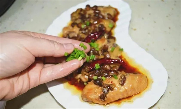 <a href=http://www.8881133.com target=_blank class=infotextkey>江西新東方烹飪學(xué)校</a>.jpg