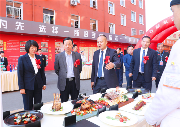 第六屆“洪城杯”職業(yè)技能大賽暨新東方烹飪大賽今日隆重開幕.jpg