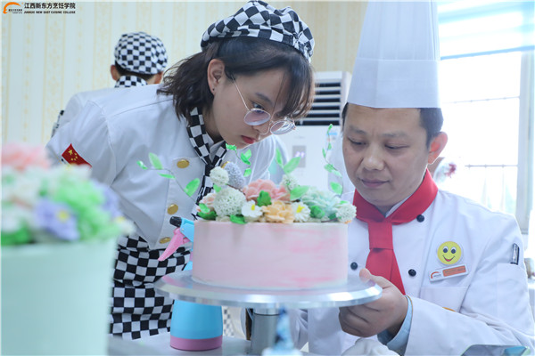 <a href=http://www.8881133.com target=_blank class=infotextkey>江西新東方烹飪學院</a>.jpg