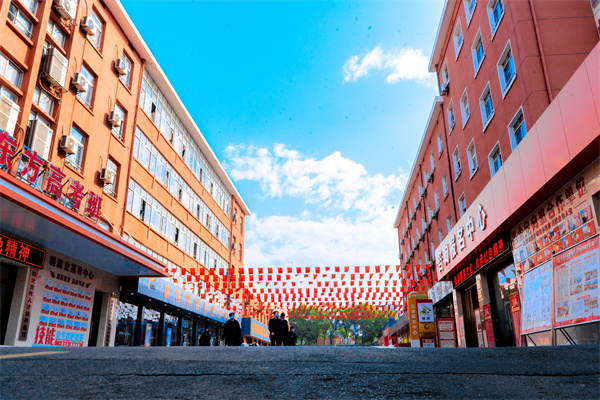 <a href=http://www.8881133.com target=_blank class=infotextkey>江西新東方烹飪學(xué)校</a>