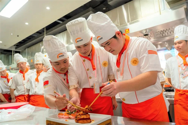 <a href=http://www.8881133.com target=_blank class=infotextkey>江西新東方烹飪學(xué)校</a>.jpg