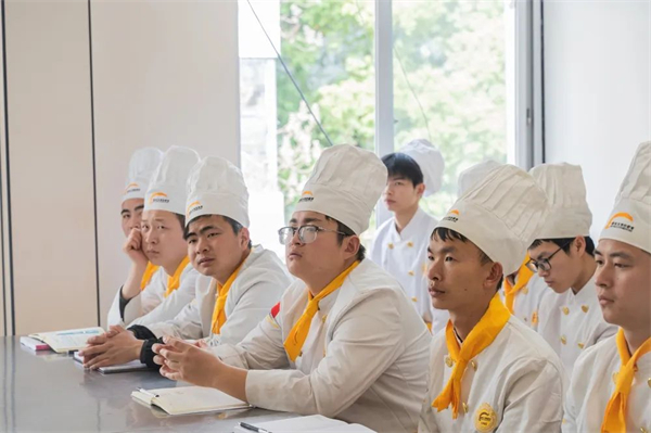 <a href=http://www.8881133.com target=_blank class=infotextkey>江西新東方烹飪學(xué)校</a>.jpg