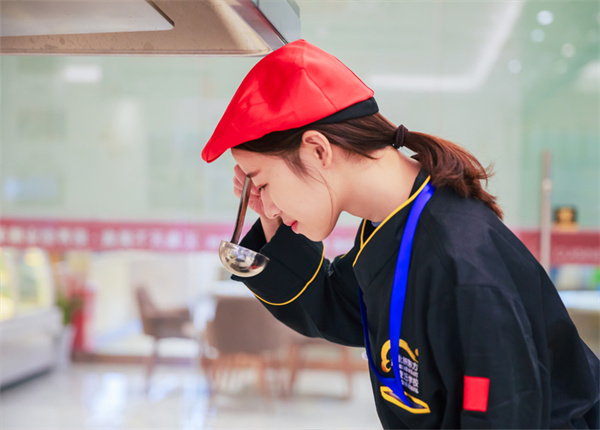 <a href=http://www.8881133.com target=_blank class=infotextkey>江西新東方烹飪學(xué)校</a>.jpg