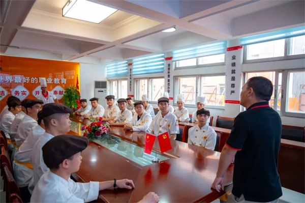 <a href=http://www.8881133.com target=_blank class=infotextkey>江西新東方烹飪學(xué)校</a>.jpg