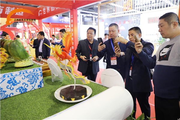 ڶʮЇʳ(ji)ʢ_Ļ<a href=http://www.8881133.com target=_blank class=infotextkey>|WԺ</a>@G.jpg