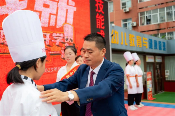 <a href=http://www.8881133.com target=_blank class=infotextkey>江西新東方烹飪學校</a>.jpg