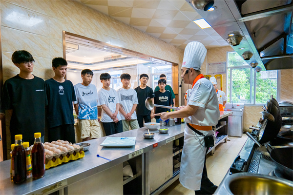 <a href=http://www.8881133.com target=_blank class=infotextkey>江西新東方烹飪學(xué)校</a>.jpg