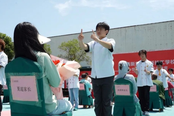 <a href=http://www.8881133.com target=_blank class=infotextkey>江西新東方烹飪學(xué)校</a>.jpg